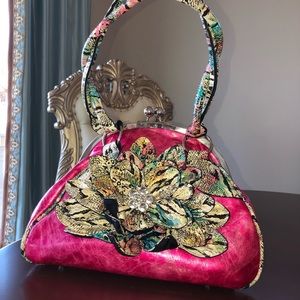 Gorgeous women’s handbag brand new